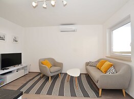 Tranquil and Bright Apartment With Loggia