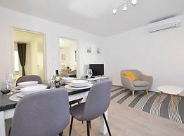 Tranquil and Bright Apartment With Loggia