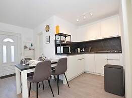 Tranquil and Bright Apartment With Loggia