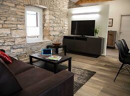 The Poolside Stone House in Bale