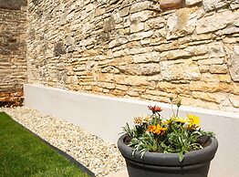 The Poolside Stone House in Bale