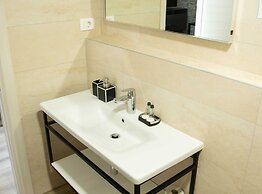 The Poolside Stone House in Bale