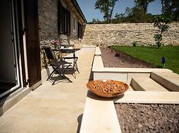 The Poolside Stone House in Bale