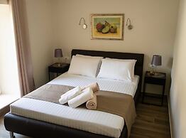 The Poolside Stone House in Bale