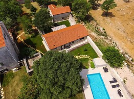 The Poolside Stone House in Bale