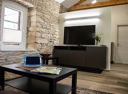 The Poolside Stone House in Bale