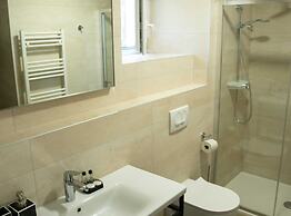 The Poolside Stone House in Bale