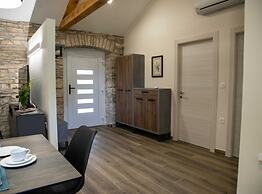 The Poolside Stone House in Bale