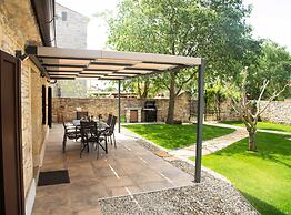 The Poolside Stone House in Bale