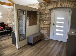 The Poolside Stone House in Bale