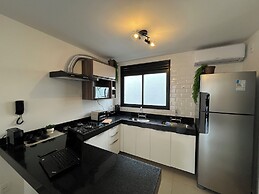 Casa com 2 suítes AC Higienópolis