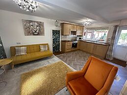 Cottinghamdetachedprop/kingbed/tv/wifi