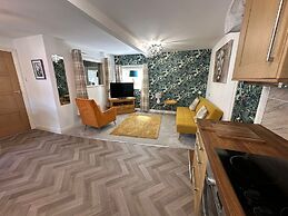 Cottinghamdetachedprop/kingbed/tv/wifi