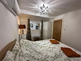 Cottinghamdetachedprop/kingbed/tv/wifi