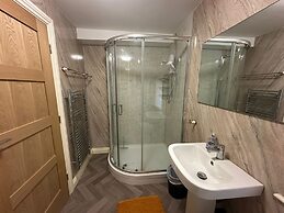 Cottinghamdetachedprop/kingbed/tv/wifi