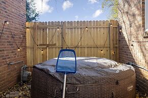 Cozy Retreat near Uptown with Hot Tub