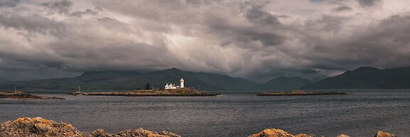 Eilean Sionnach Lighthouse Cottage