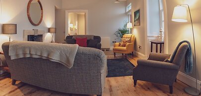 Eilean Sionnach Lighthouse Cottage