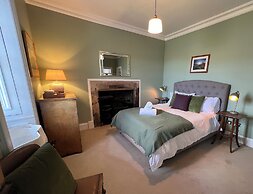 Eilean Sionnach Lighthouse Cottage