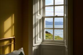 Eilean Sionnach Lighthouse Cottage