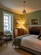 Eilean Sionnach Lighthouse Cottage