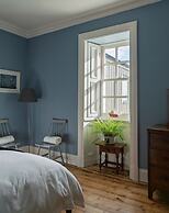 Eilean Sionnach Lighthouse Cottage