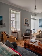 Eilean Sionnach Lighthouse Cottage