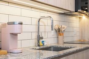 Silverstone Downtown Long-Term stay