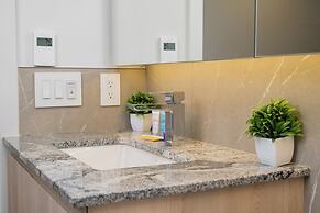 Silverstone Downtown Long-Term stay