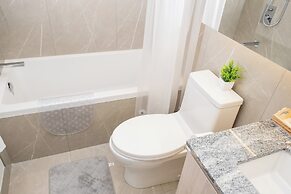 Silverstone Downtown Long-Term stay