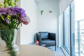 Silverstone Downtown Long-Term stay