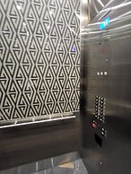 Silverstone Downtown Long-Term stay