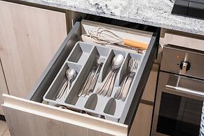 Silverstone Downtown Long-Term stay