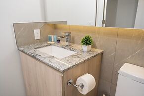 Silverstone Downtown Long-Term stay