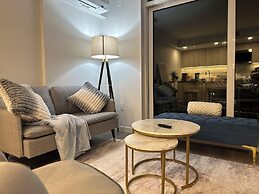 Silverstone Downtown Long-Term stay