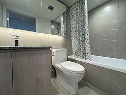 Silverstone Downtown Long-Term stay