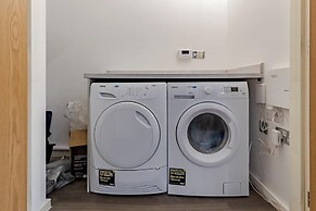 Sunset View-luxury 2-bed House Near Birmingham