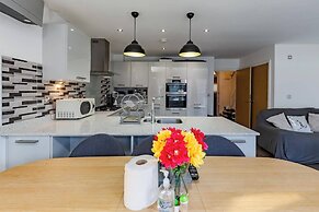 Sunset View-luxury 2-bed House Near Birmingham