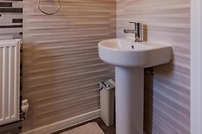 Sunset View-luxury 2-bed House Near Birmingham