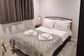 Sunset View-luxury 2-bed House Near Birmingham