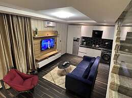 Casa- Grey Apartments