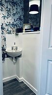 Modern Lancashire Stay With Private Hot-tub