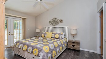 Villas at Island Club Community, Pools, Jacuzzi and More!