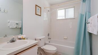 Villas at Island Club Community, Pools, Jacuzzi and More!