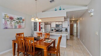 Villas at Island Club Community, Pools, Jacuzzi and More!