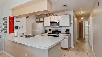 Villas at Island Club Community, Pools, Jacuzzi and More!