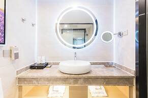 Lifeng Hotel Heyuan Wanlong City Branch