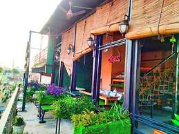 The Clock Tower Rooms & Cafe