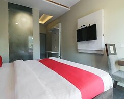 The Clock Tower Rooms & Cafe