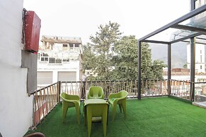 The Clock Tower Rooms & Cafe